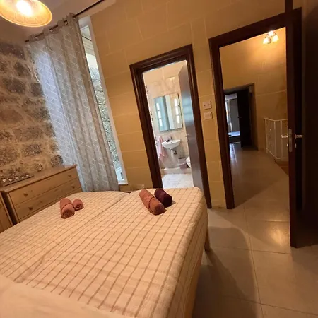 Дом отдыха Serenity Wellness With Private Sauna Надур