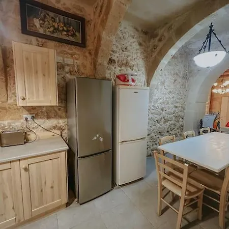 Double Heated Pools, Free Ac Nadur