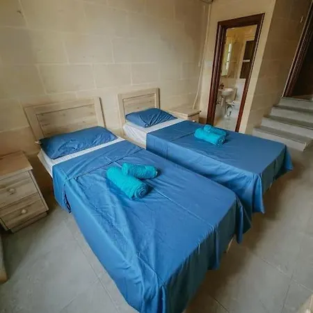 Vakantiehuis Double Heated Pools, Free Ac *