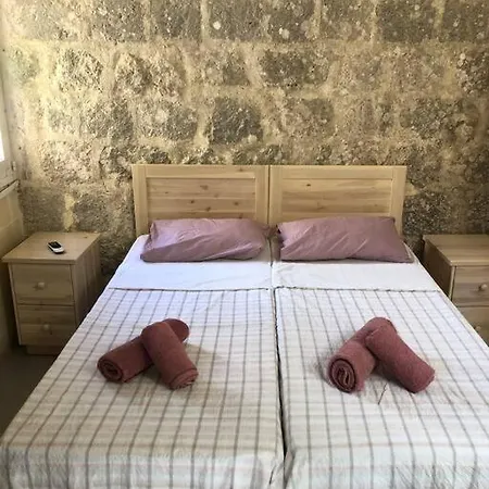 Dom wakacyjny Double Heated Pools, Free Ac Nadur