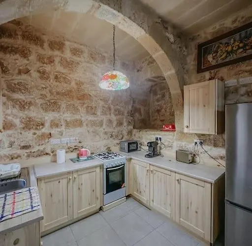 Double Heated Pools, Free Ac Nadur