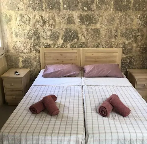 Дом отдыха Double Heated Pools, Free Ac Надур